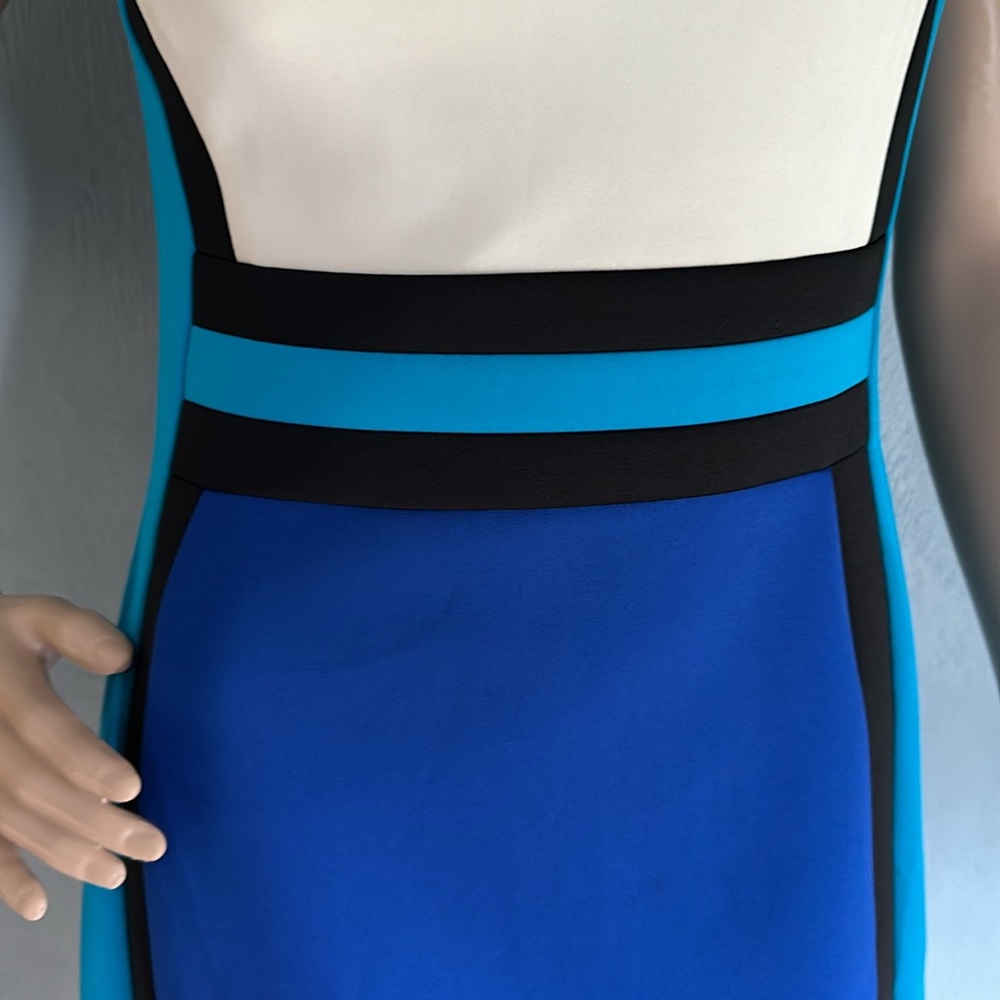 Calvin Klein Size 4 - Picture 2 of 2